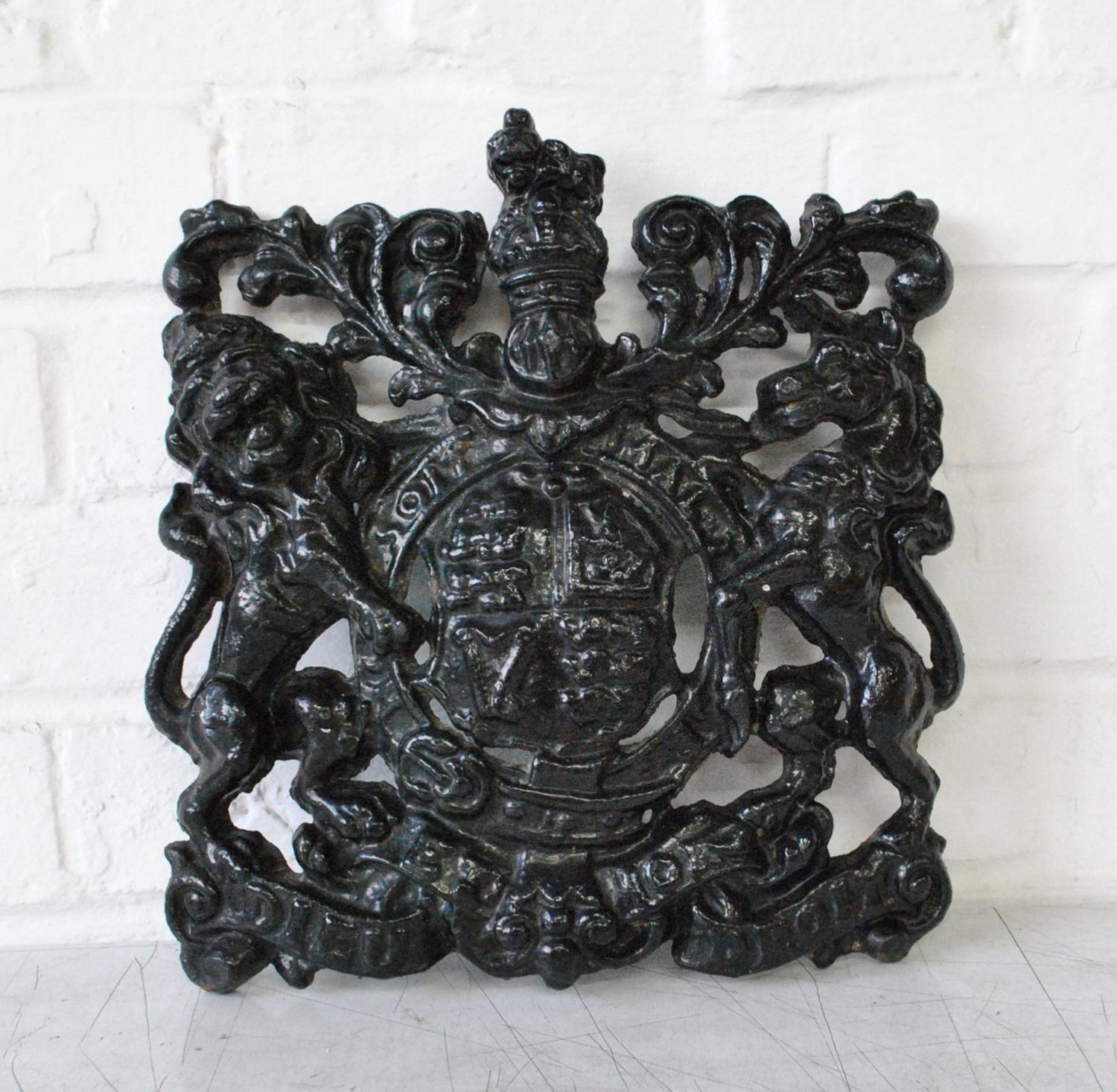Cast Iron English Royal Coat of Arms